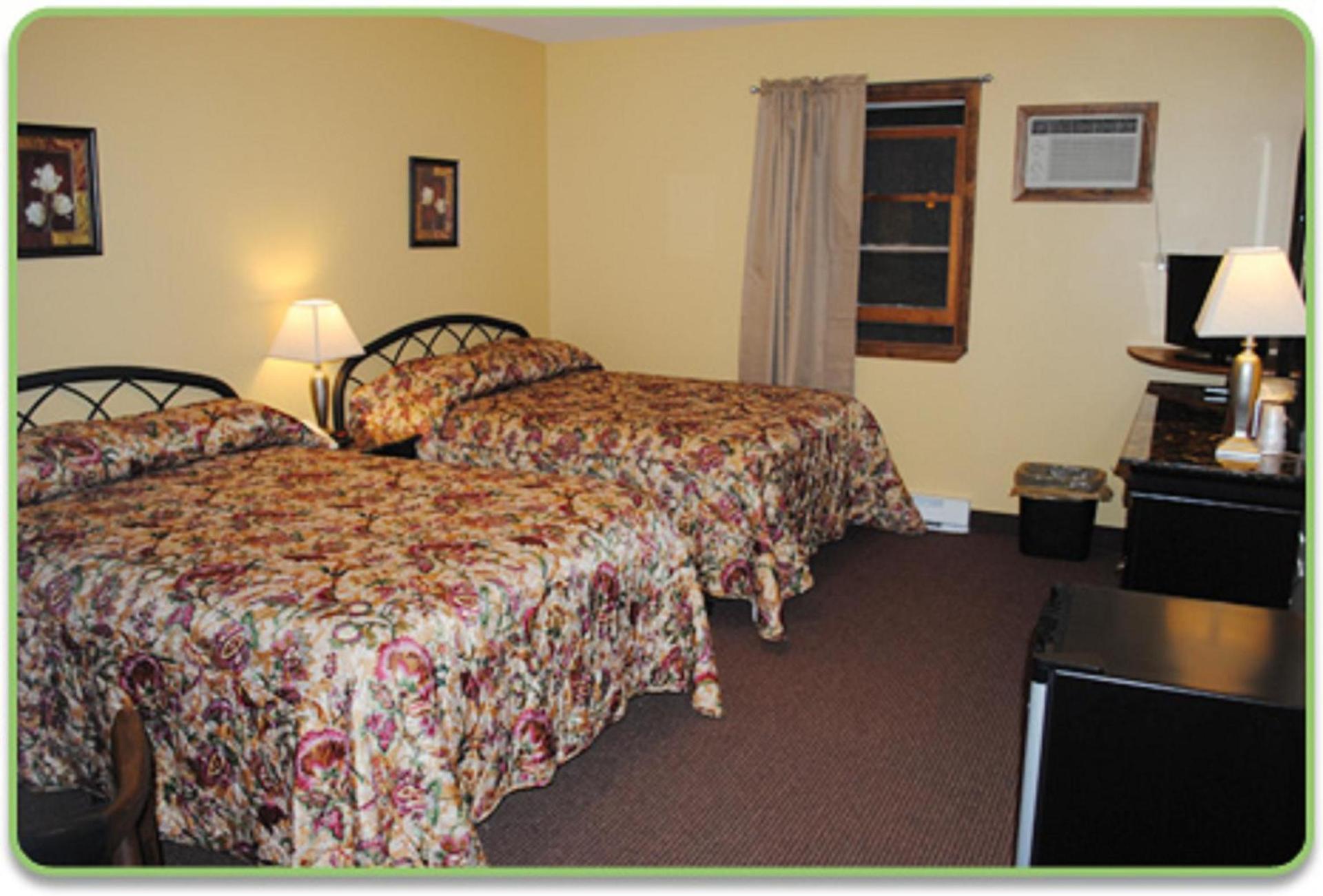 Fran Cove Motel photo 64