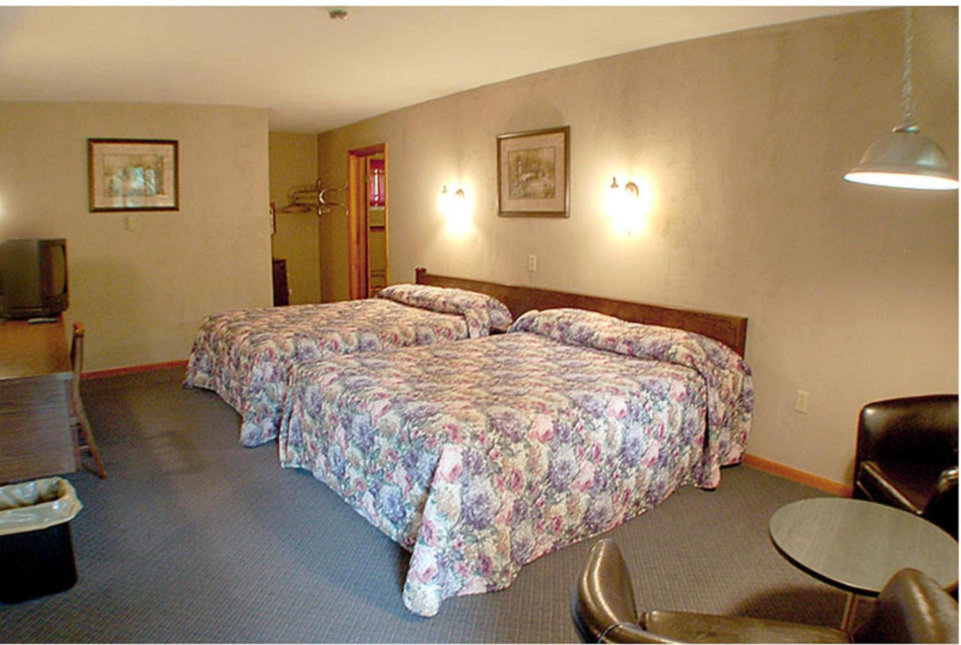 Fran Cove Motel photo 63