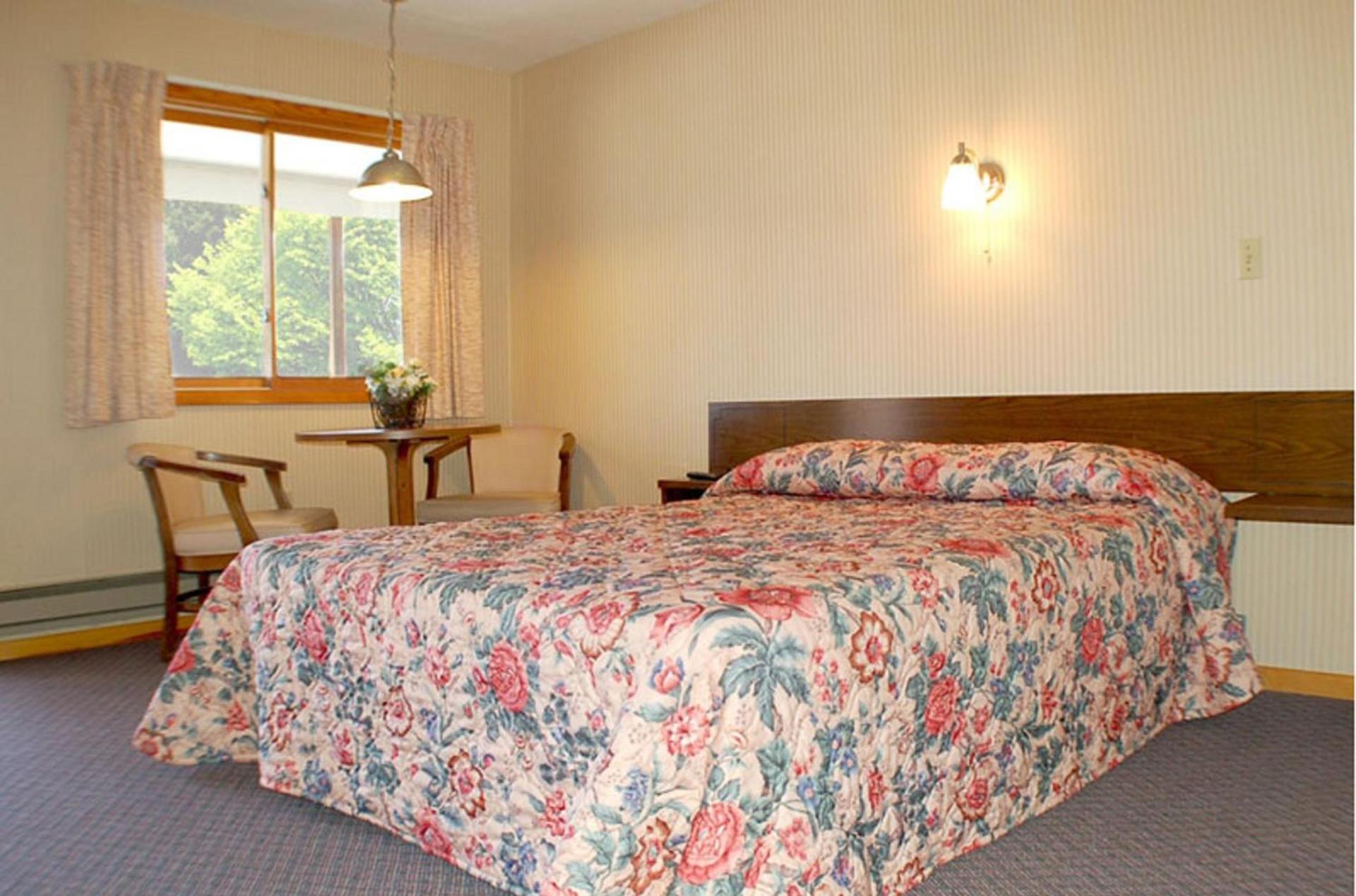 Fran Cove Motel photo 62