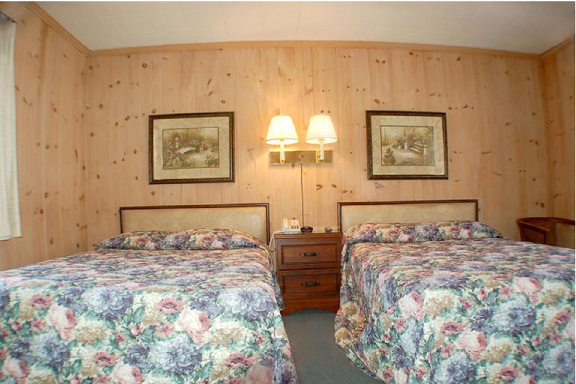 Fran Cove Motel photo 61