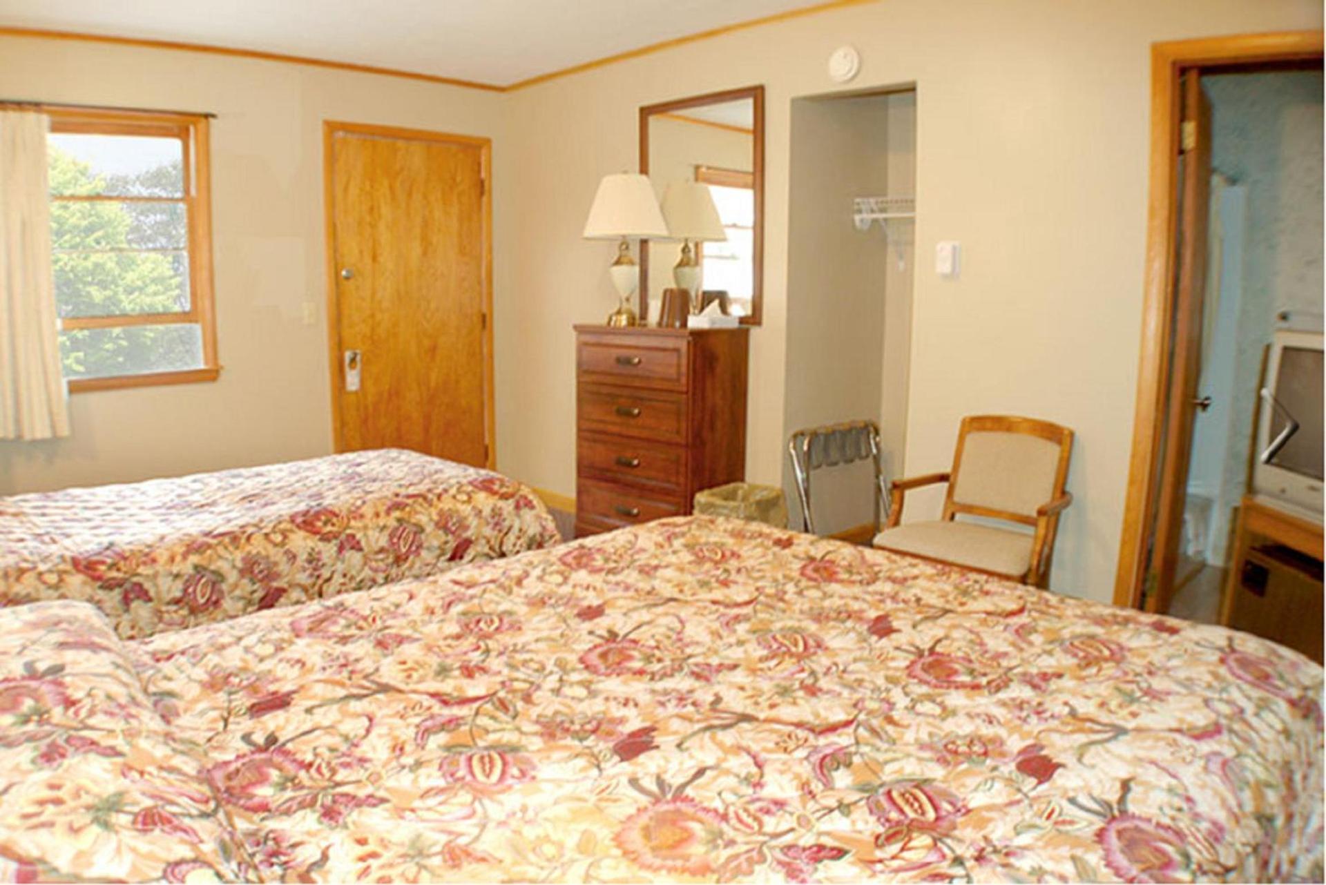 Fran Cove Motel photo 60