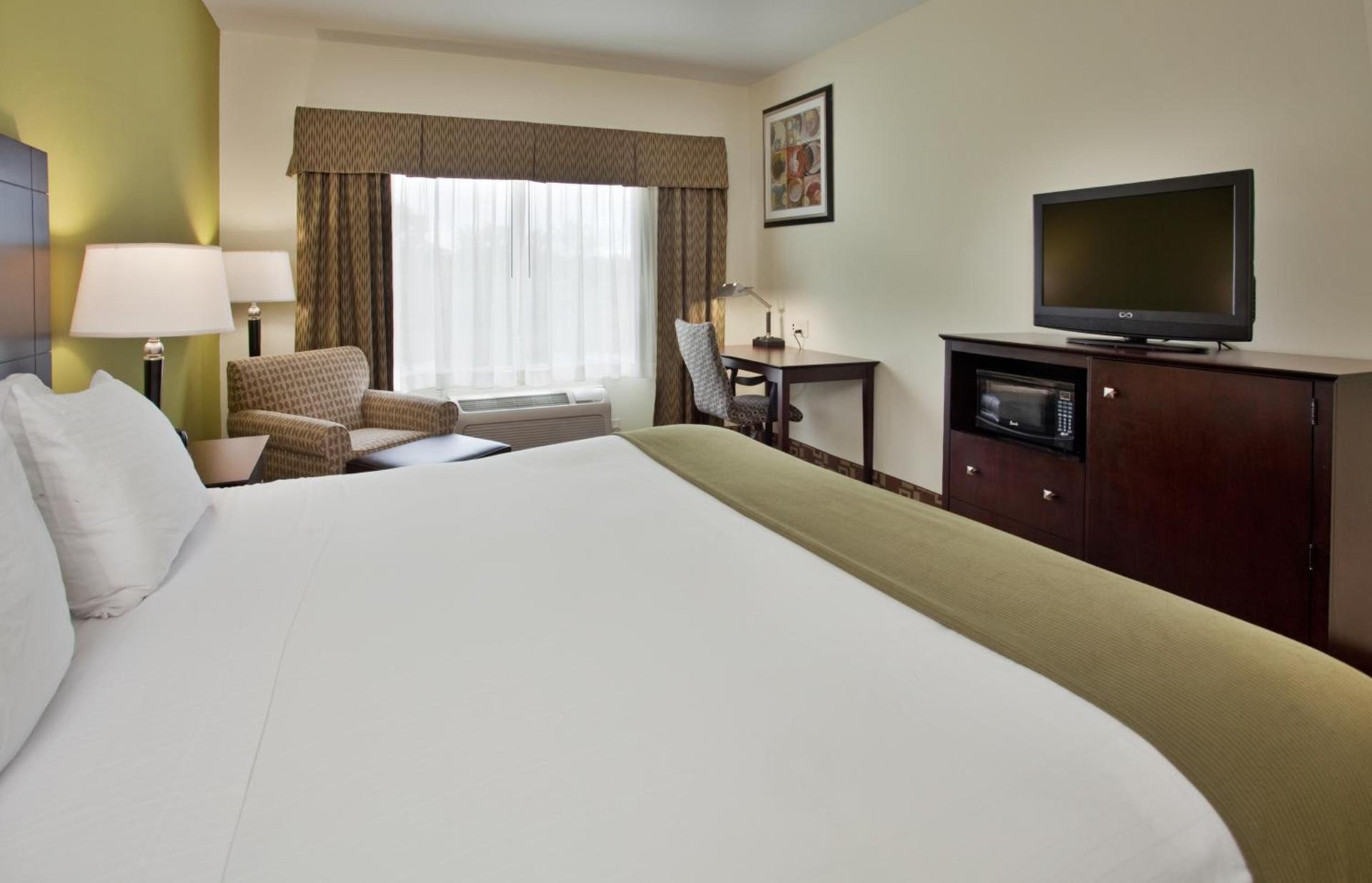 Holiday Inn Express Hotel & Suites Kansas City Sports Complex by IHG photo 46