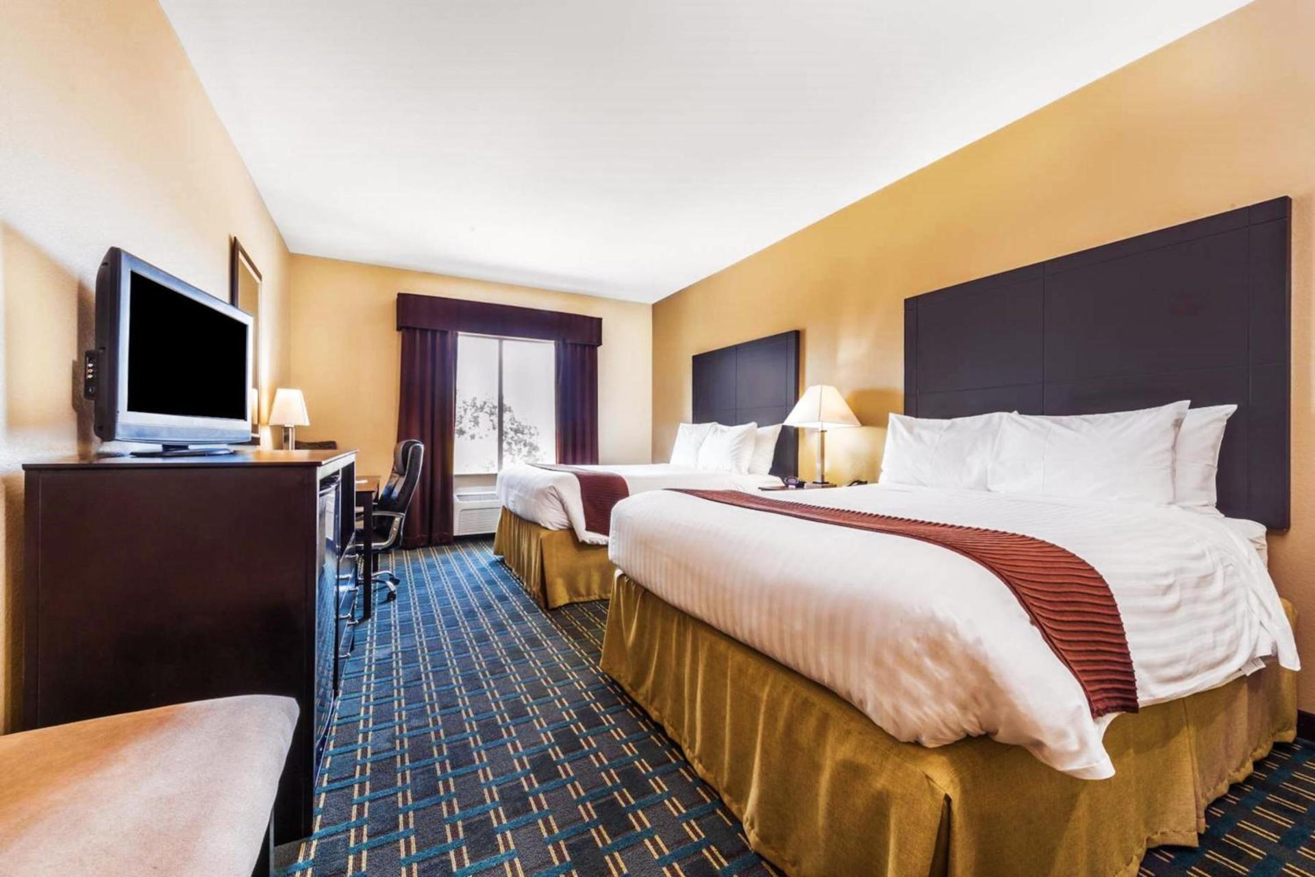 Days Inn & Suites by Wyndham Mineral Wells photo 32