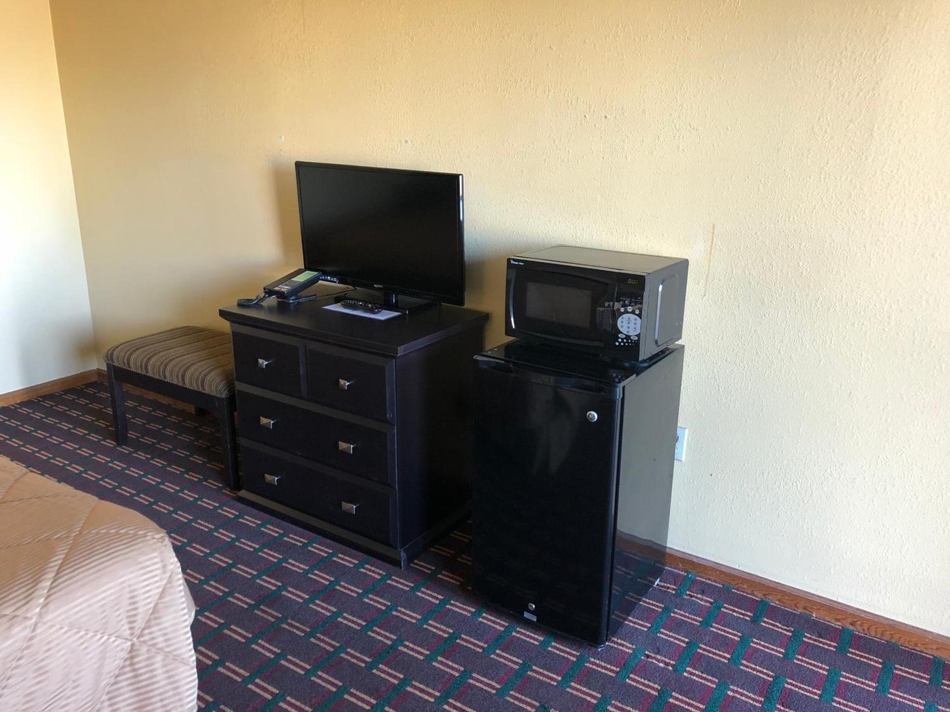 Americas Best Value Inn Maumee/Toledo photo 7