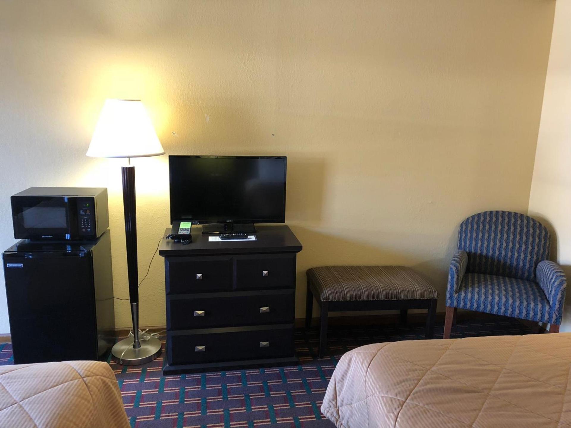 Americas Best Value Inn Maumee/Toledo photo 10