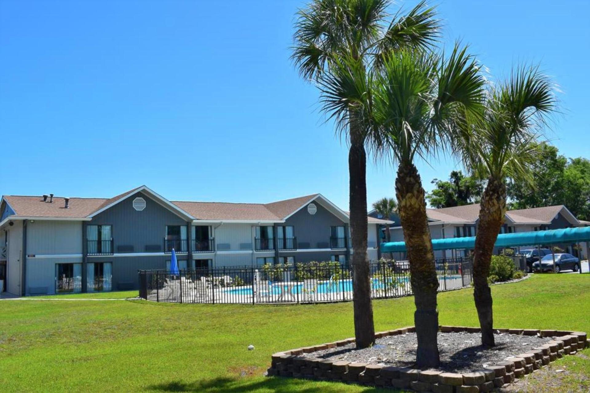Howard Johnson by Wyndham Beaufort/Parris Island photo 24