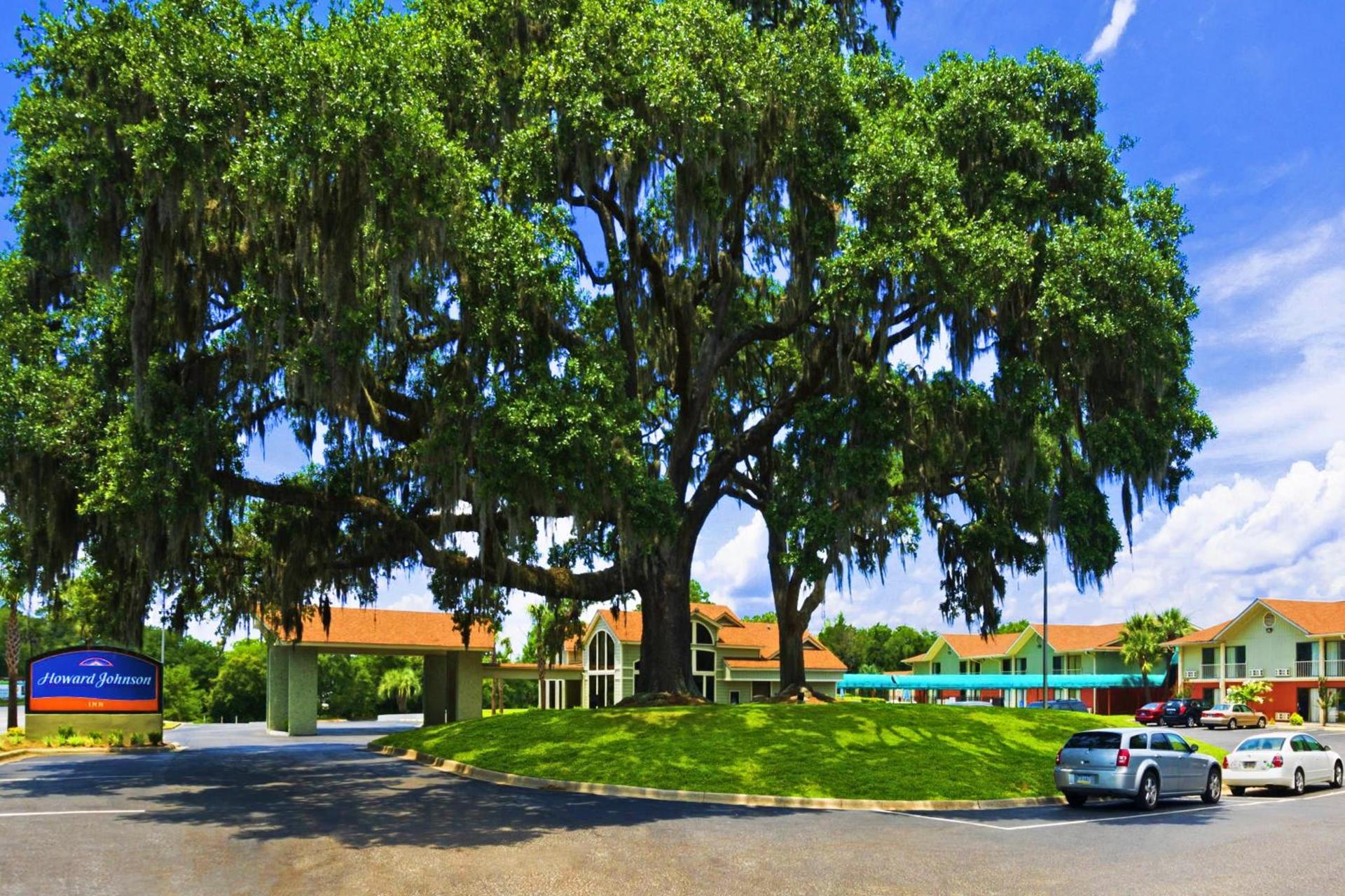 Howard Johnson by Wyndham Beaufort/Parris Island photo 30