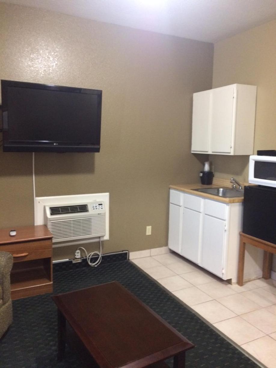 Holland Inn and Suites photo 11