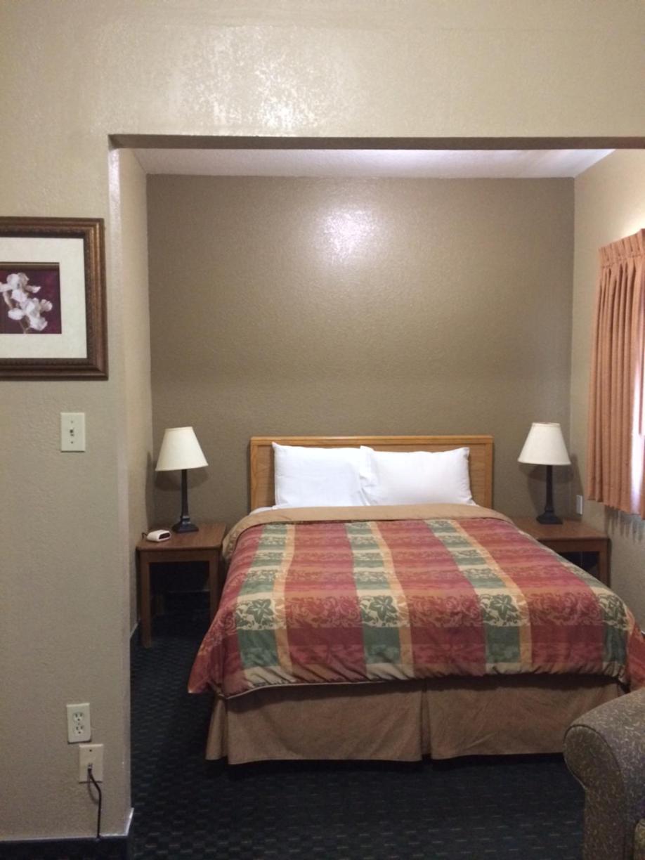 Holland Inn and Suites photo 12