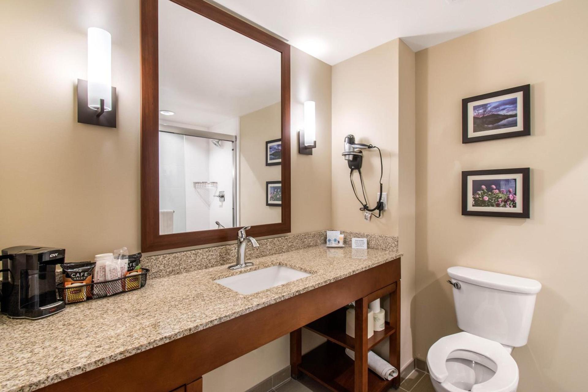 Comfort Suites Denver near Anschutz Medical Campus photo 44