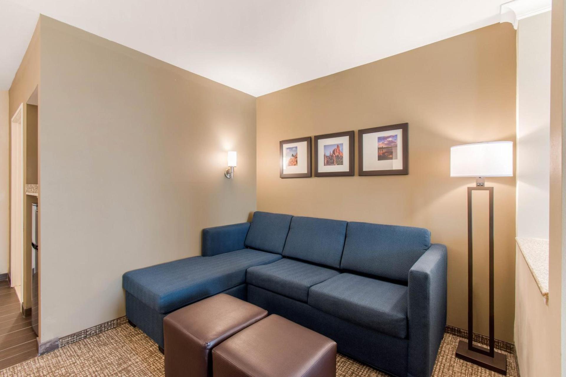 Comfort Suites Denver near Anschutz Medical Campus photo 45