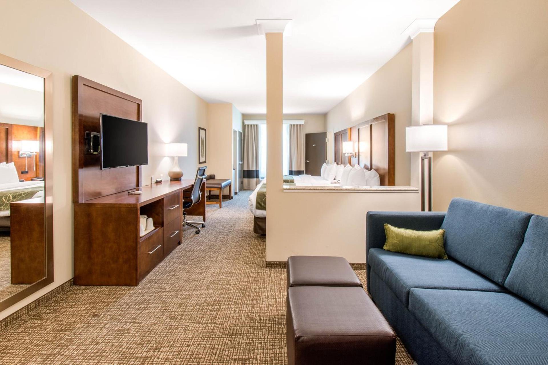 Comfort Suites Denver near Anschutz Medical Campus photo 50