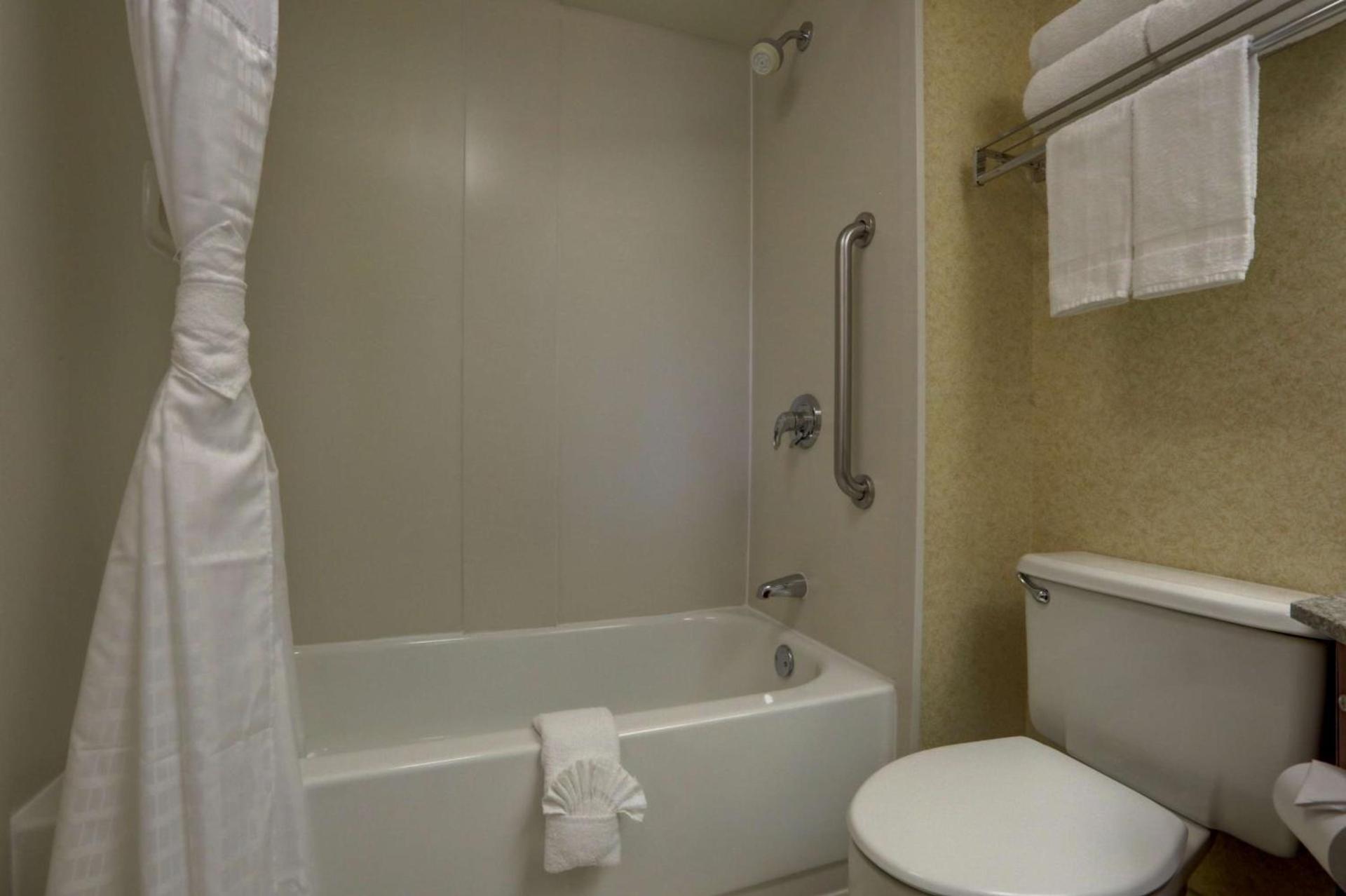 SureStay Plus Hotel by Best Western Chicago Lombard photo 24