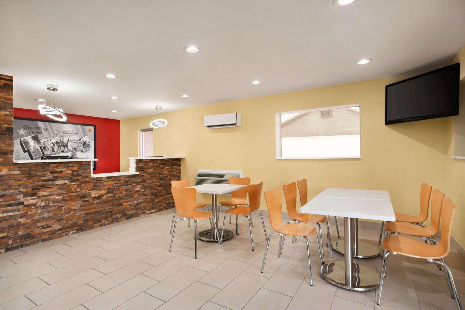 Super 8 by Wyndham Corsicana photo 20