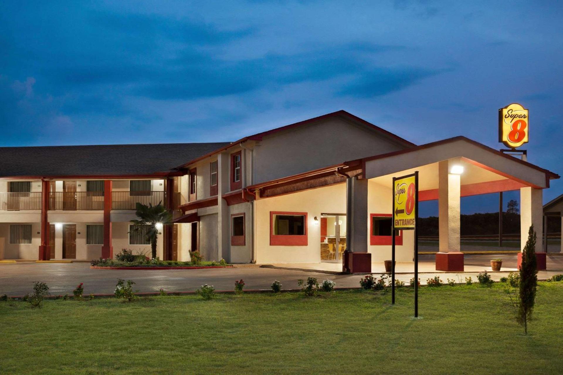 Super 8 by Wyndham Corsicana — hotel in Corsicana