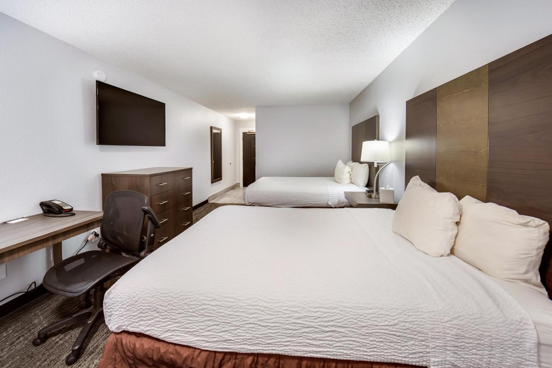 Red Lion Inn & Suites Grants Pass photo 16