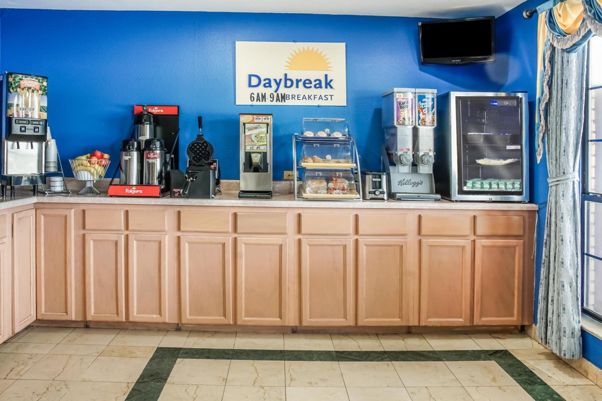 Days Inn by Wyndham Bastrop photo 19