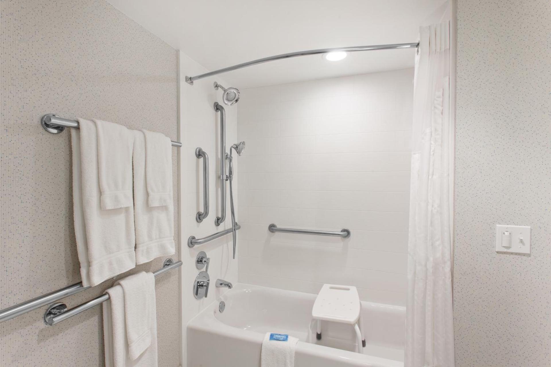 Holiday Inn Express West Los Angeles by IHG photo 7