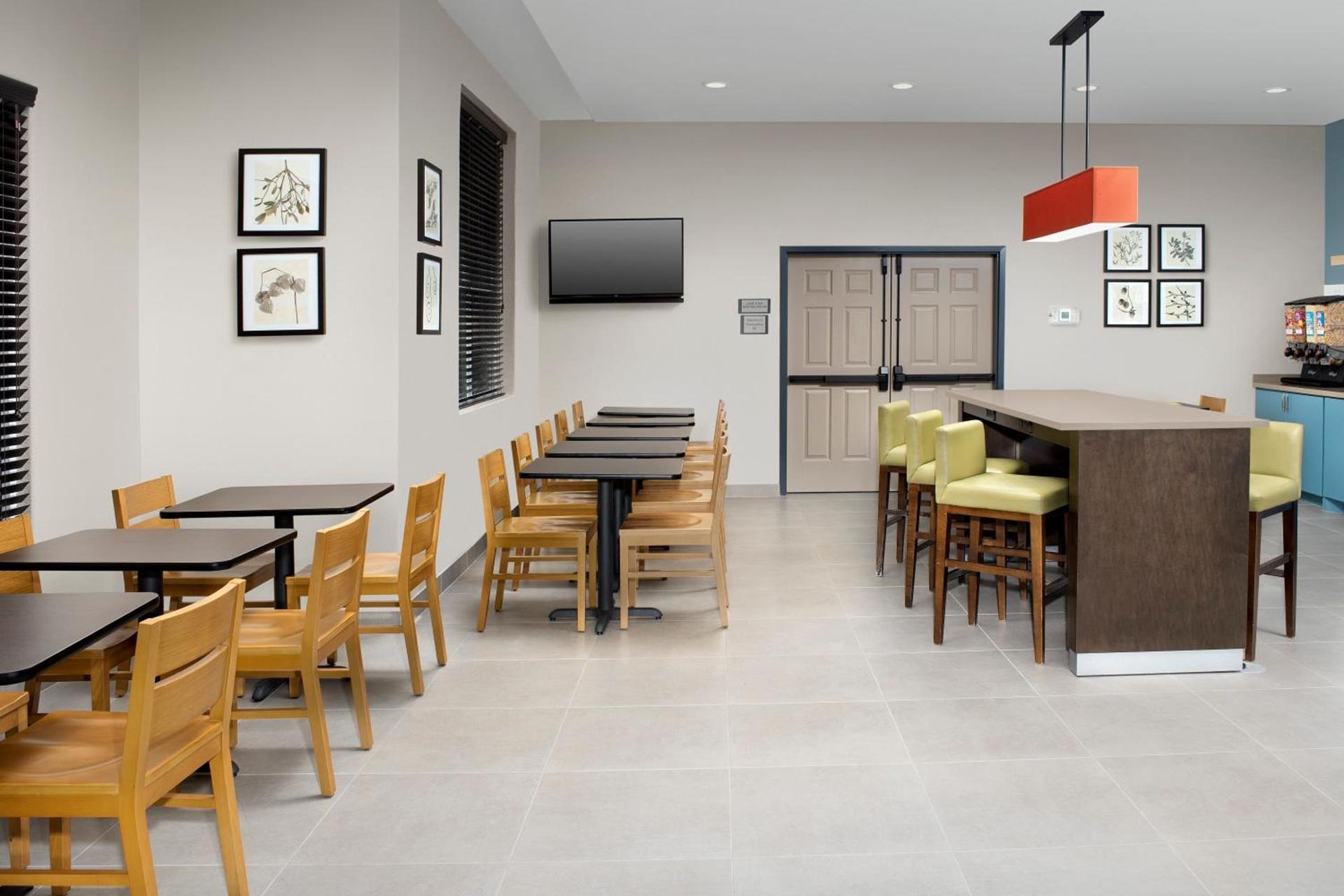Country Inn & Suites by Radisson, Humble IAH East photo 20