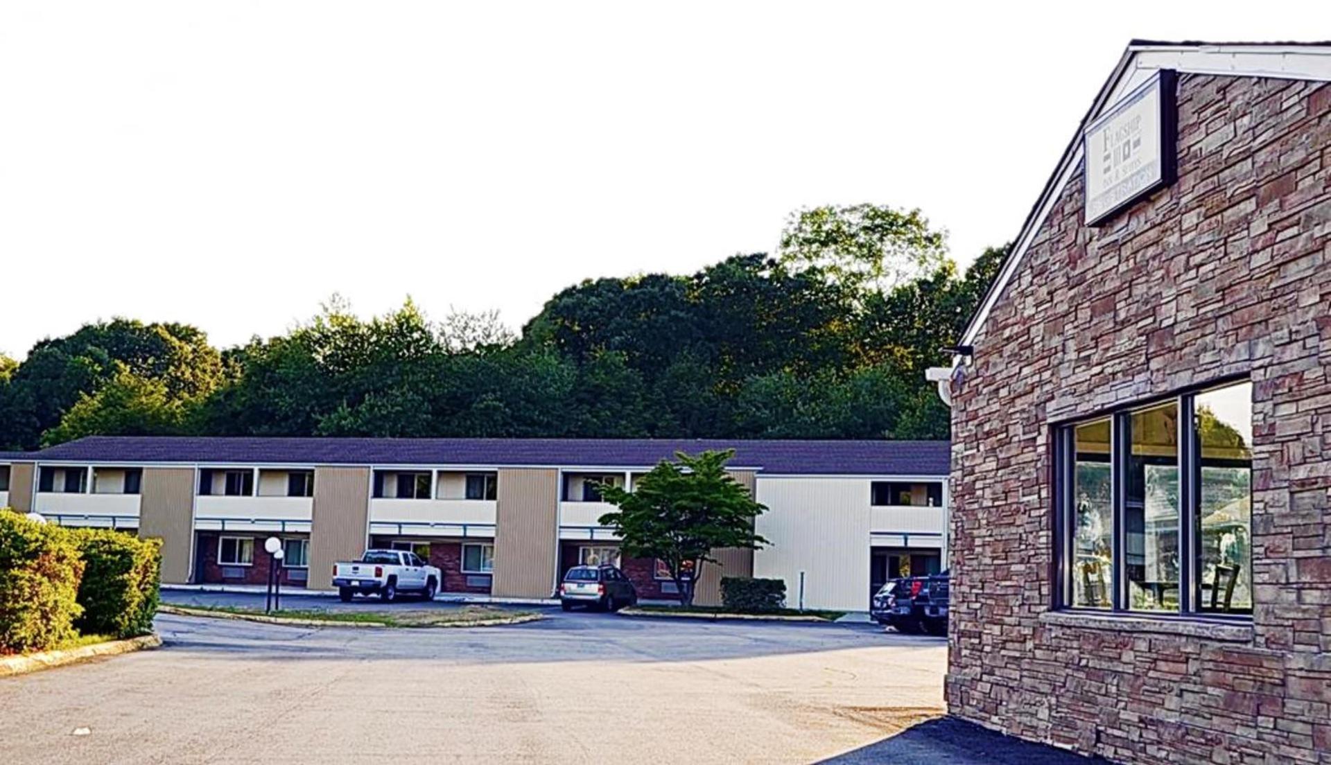 Flagship Inn & Suites photo 20