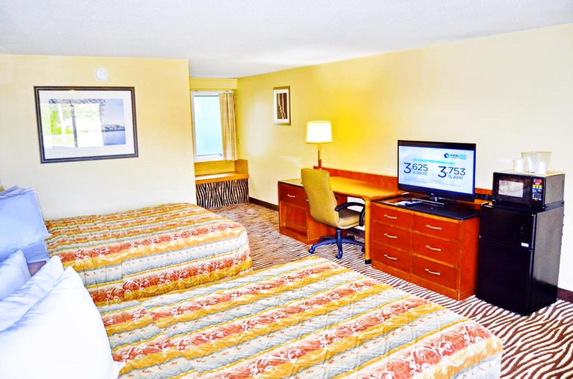 Flagship Inn & Suites photo 22