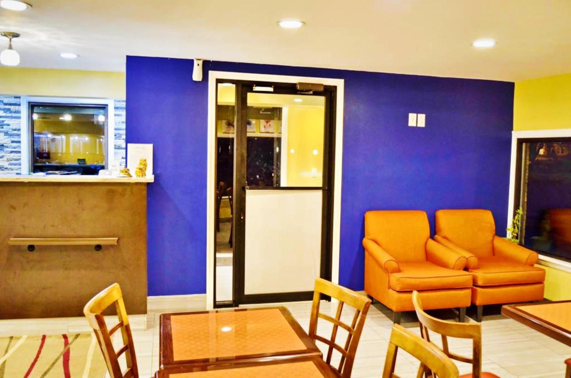 Flagship Inn & Suites photo 10