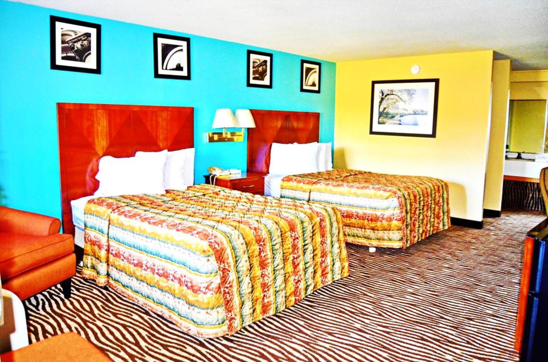 Flagship Inn & Suites photo 7