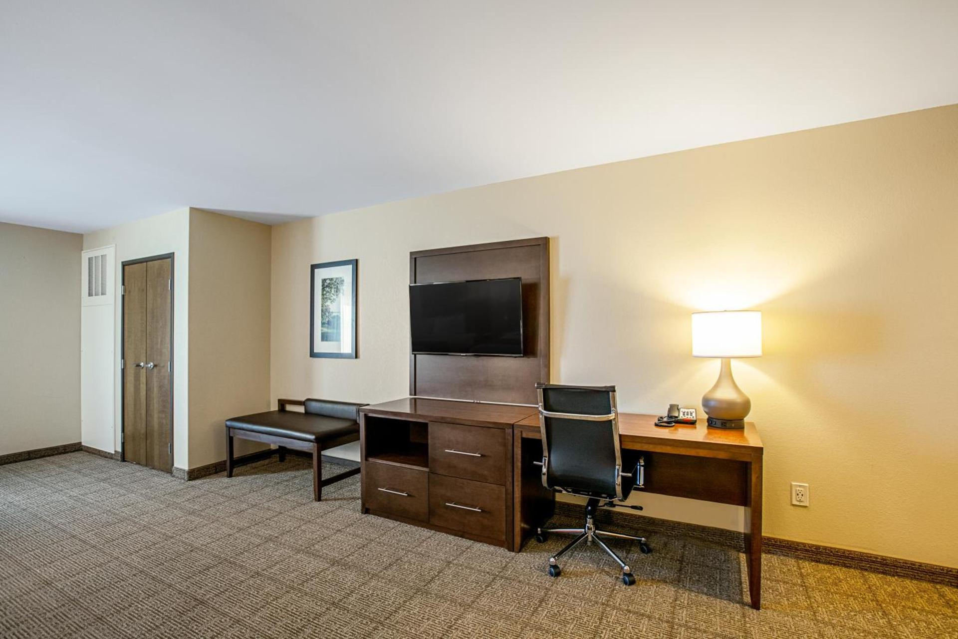 Comfort Suites Fishkill near Interstate 84 photo 12