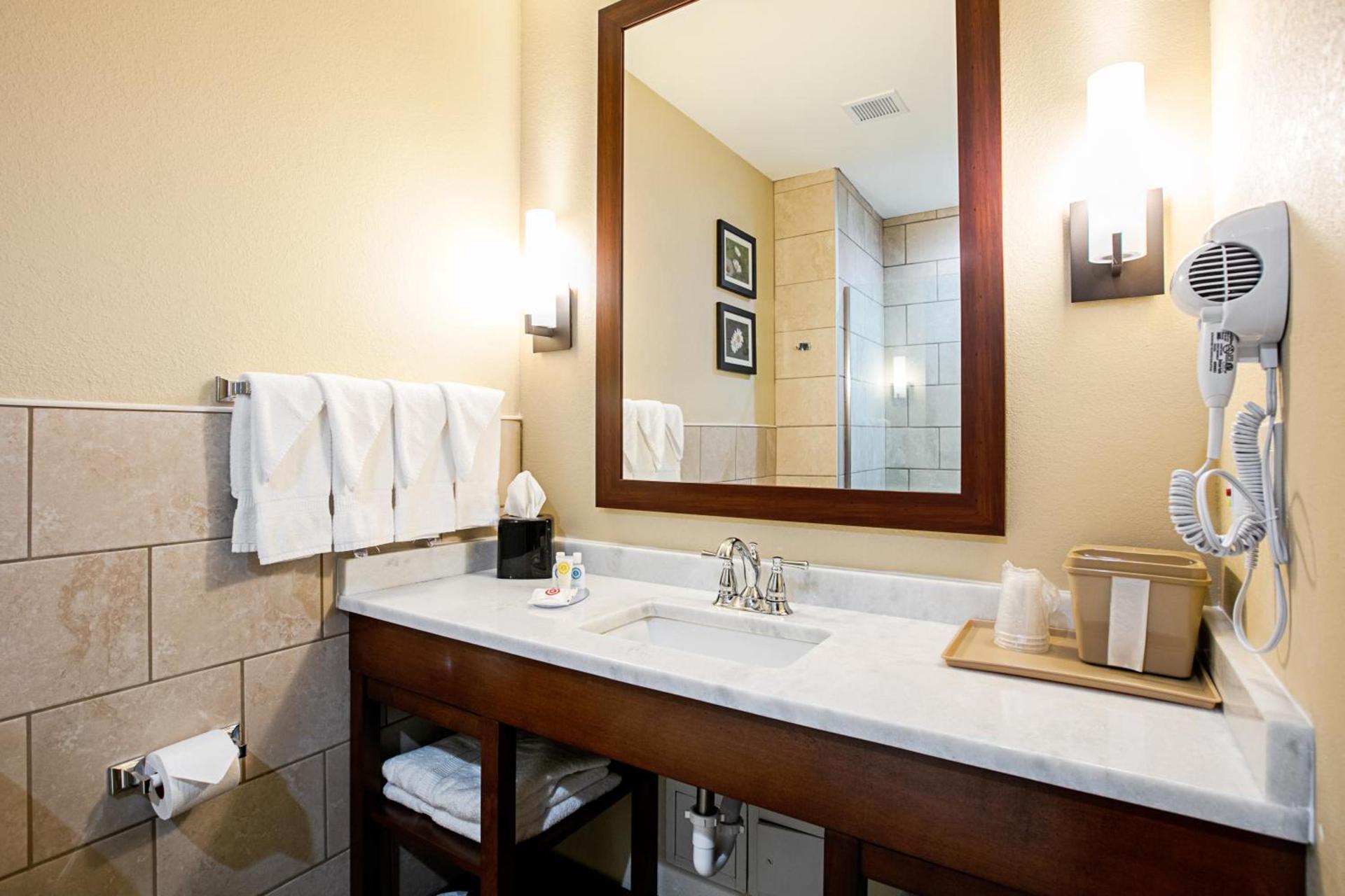 Comfort Suites Fishkill near Interstate 84 photo 17