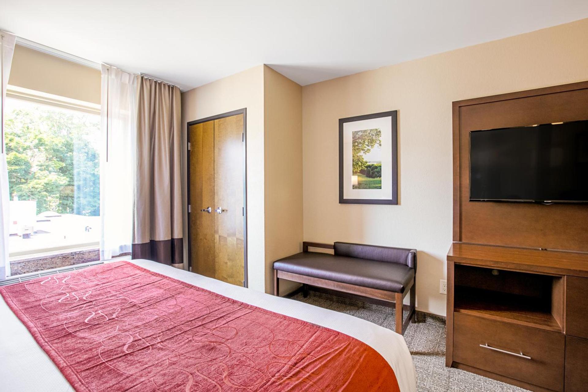 Comfort Suites Fishkill near Interstate 84 photo 18