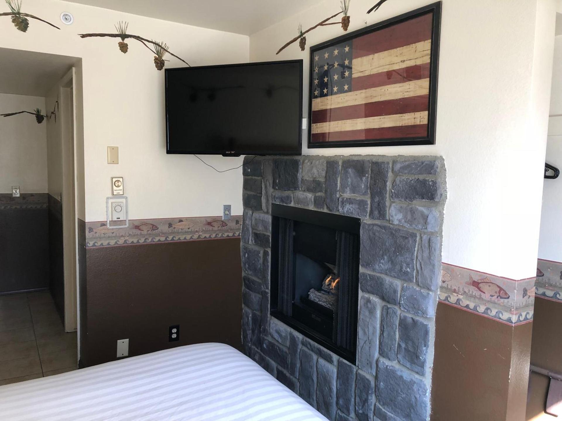 Fireside Lodge photo 32