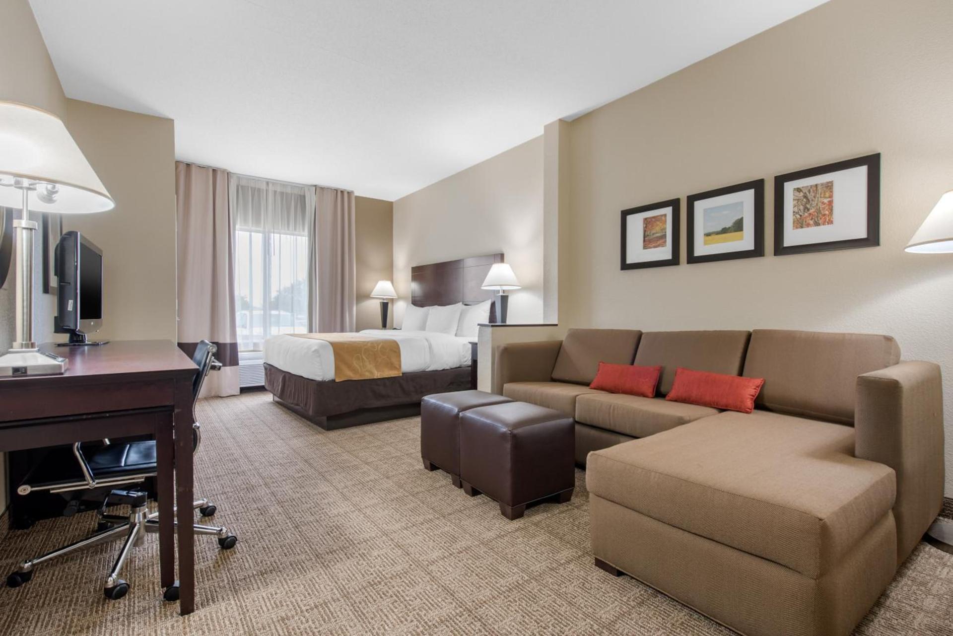 Comfort Suites Lafayette University Area photo 12