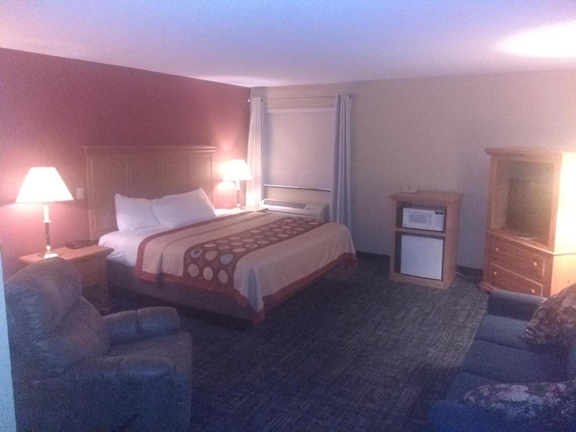 Super 8 by Wyndham Baxter/Brainerd Area photo 12