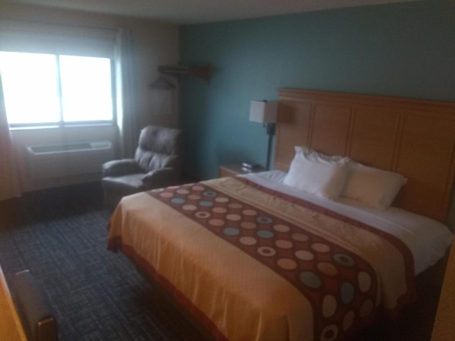 Super 8 by Wyndham Baxter/Brainerd Area photo 9