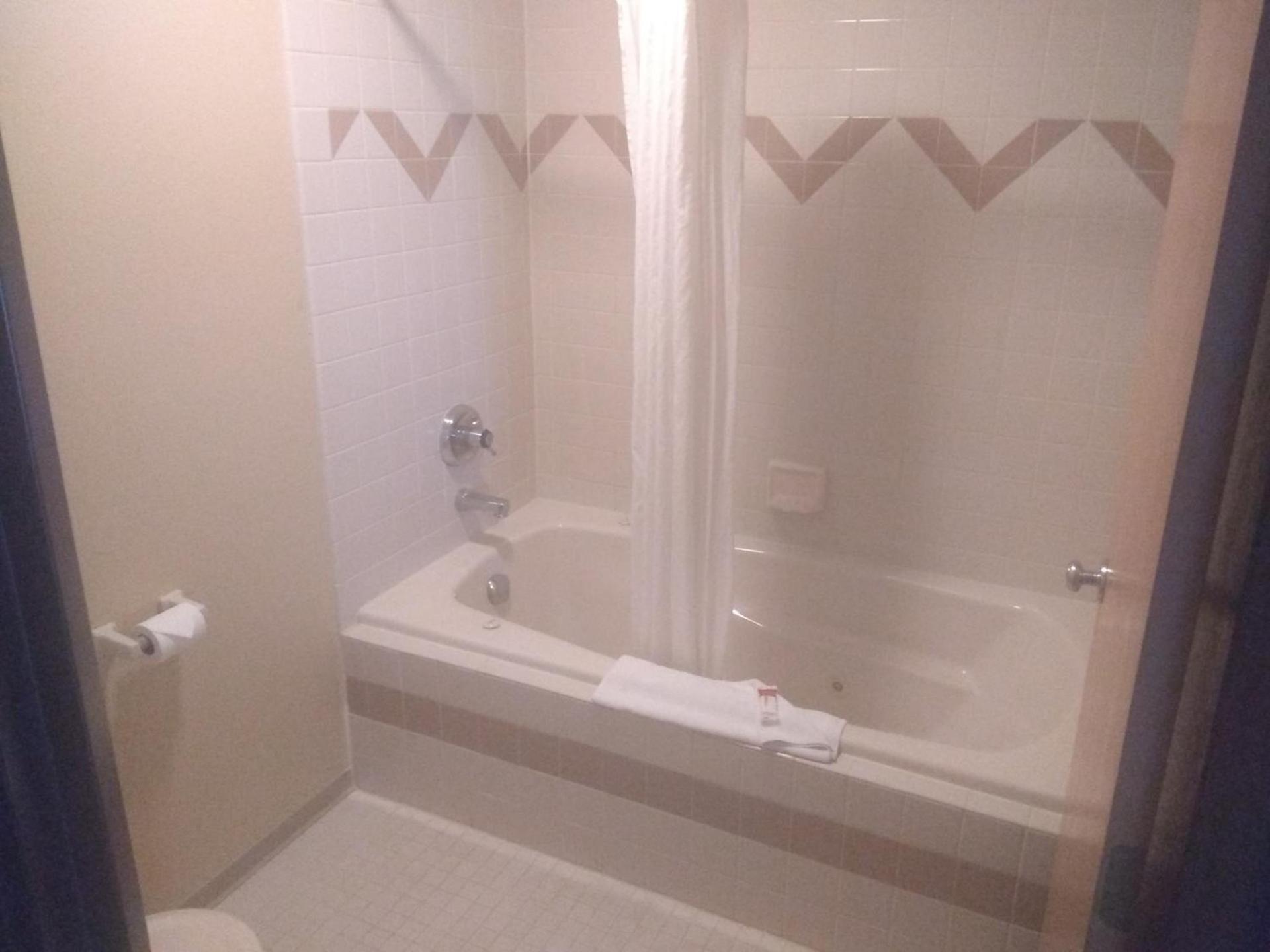 Super 8 by Wyndham Baxter/Brainerd Area photo 2