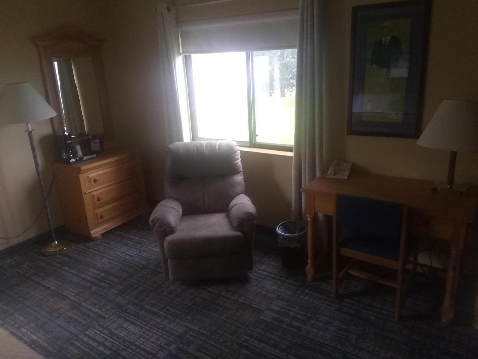 Super 8 by Wyndham Baxter/Brainerd Area photo 7