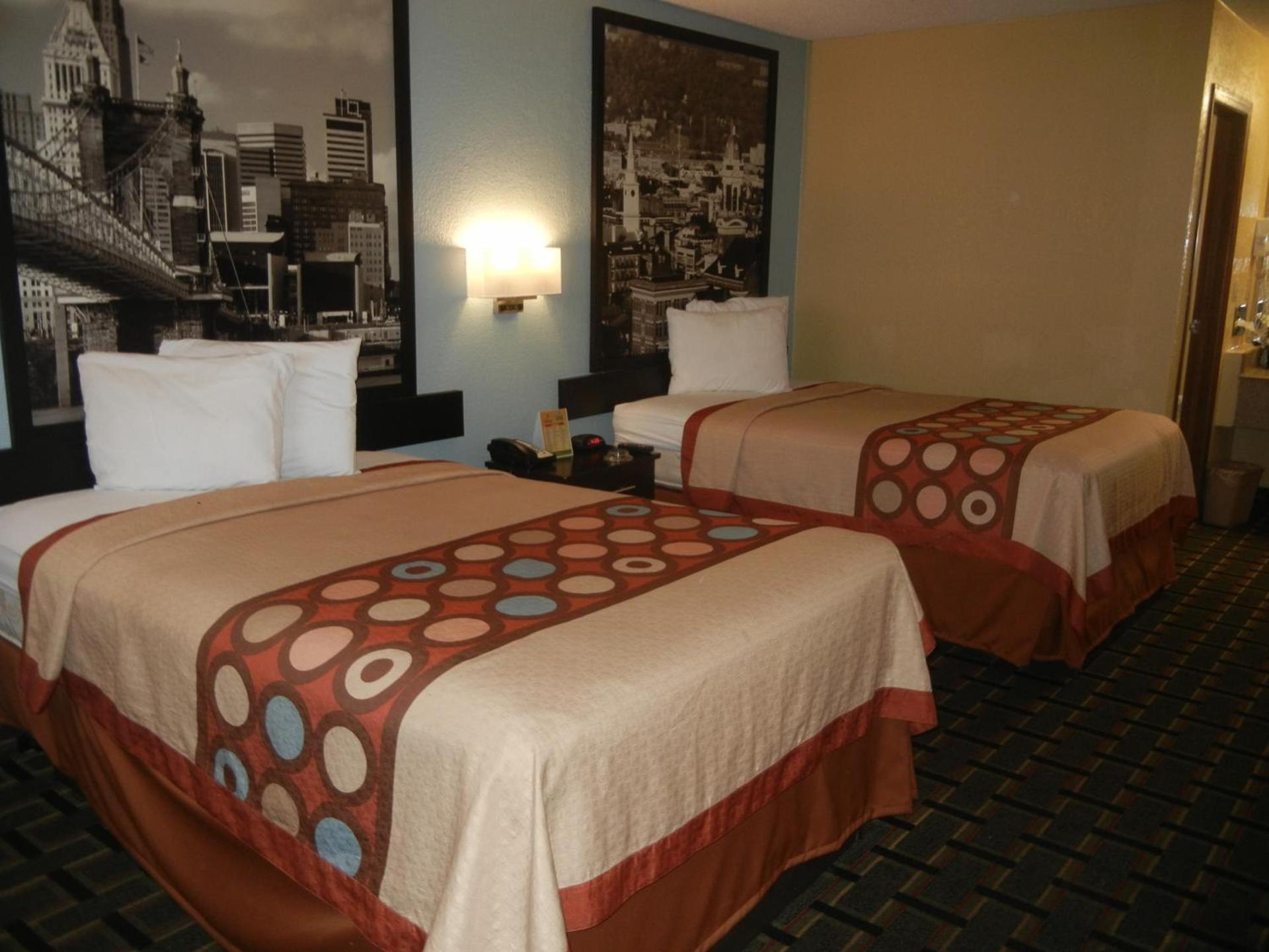 Super 8 by Wyndham Cincinnati-Springdale OH photo 66