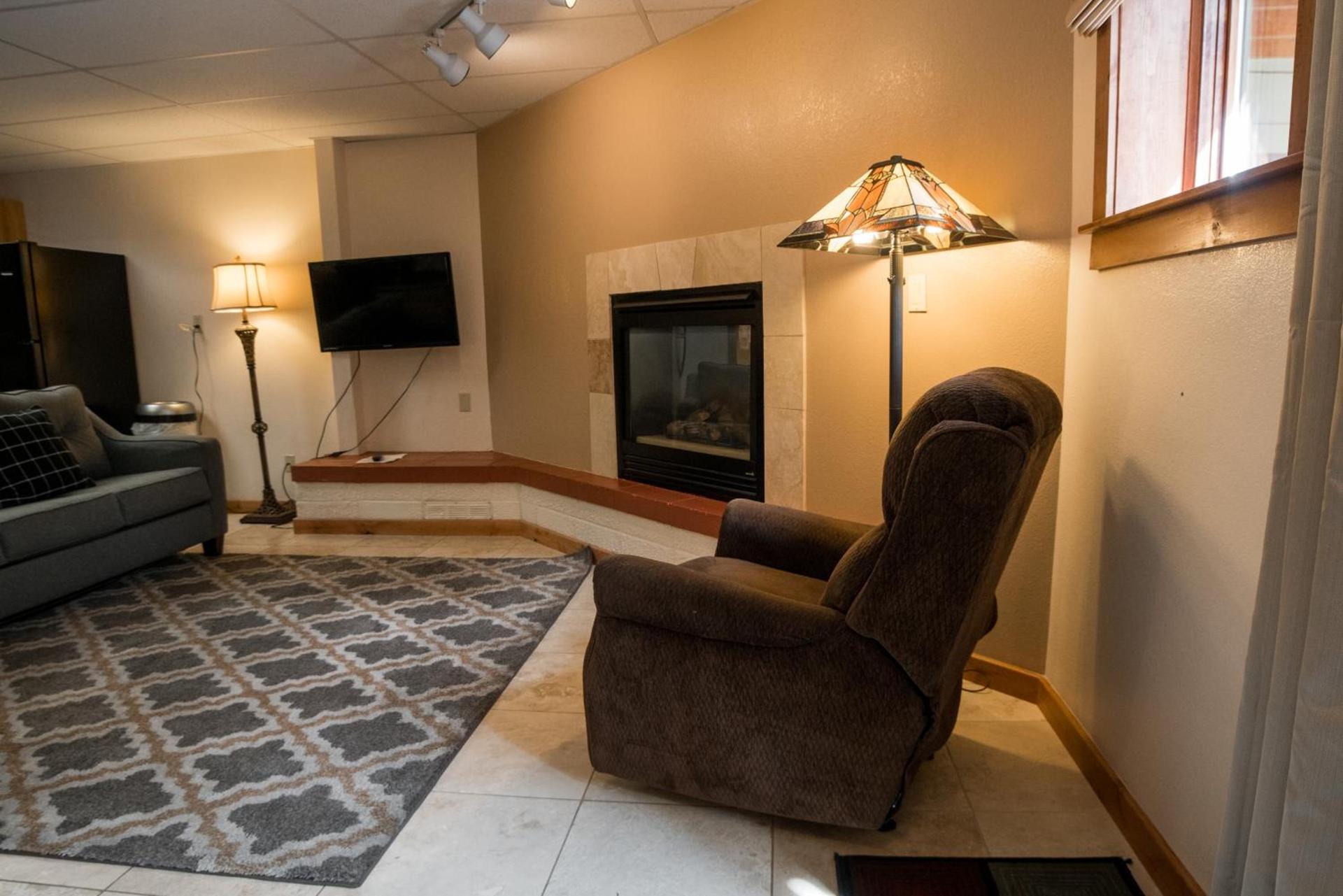 Silver Moon Inn photo 36