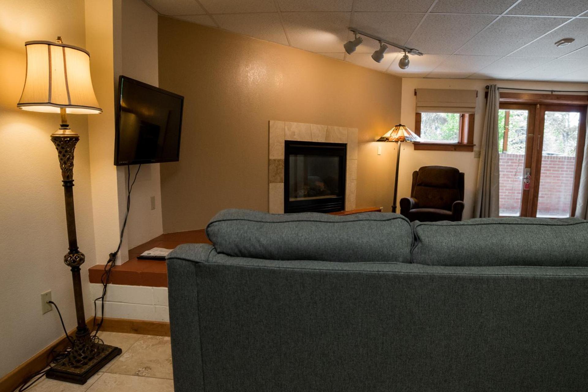Silver Moon Inn photo 38