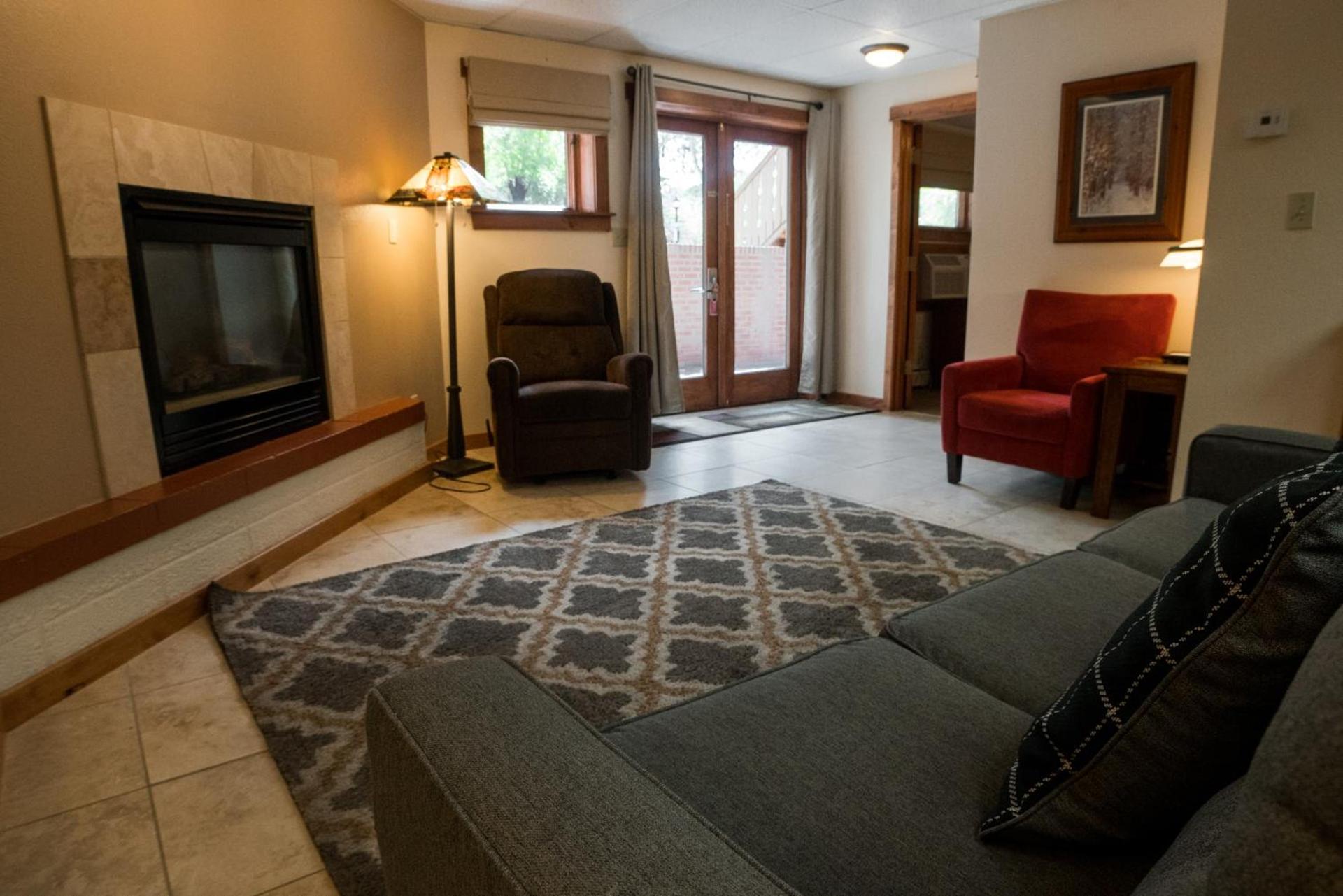 Silver Moon Inn photo 39