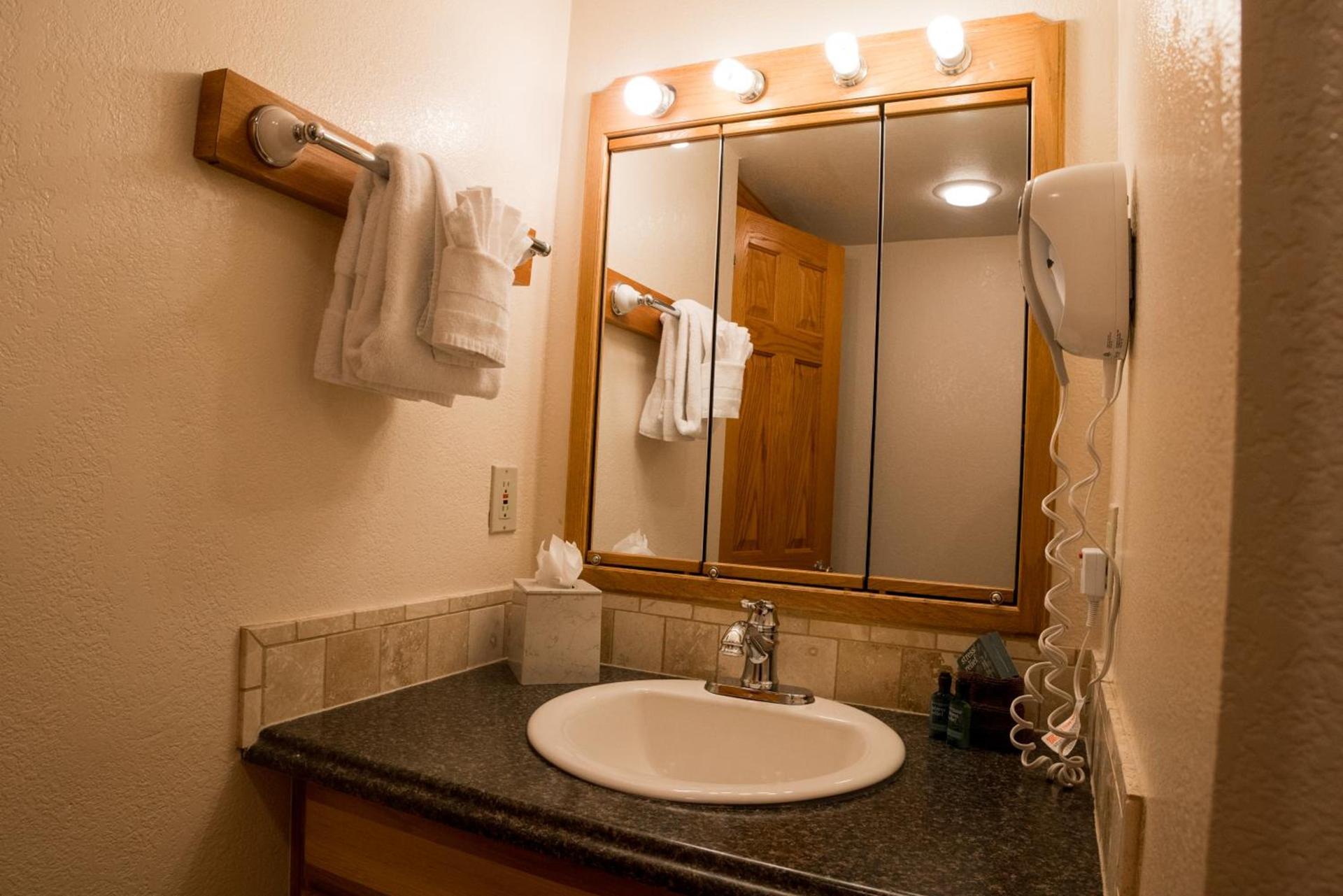 Silver Moon Inn photo 46