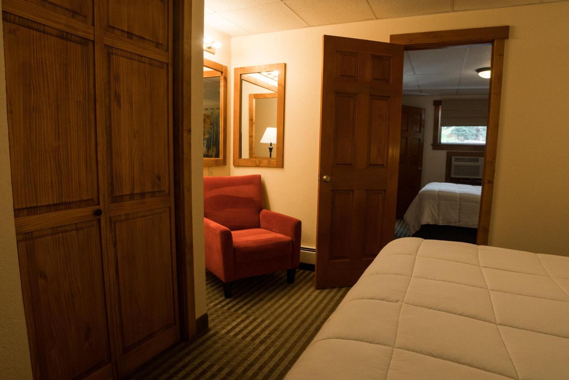 Silver Moon Inn photo 51