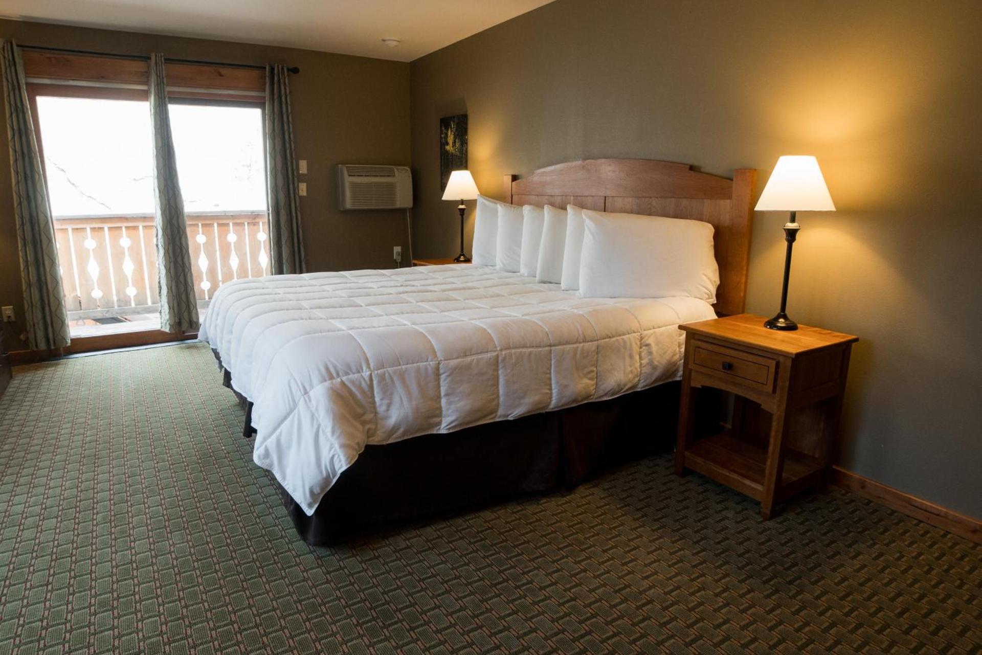 Silver Moon Inn photo 32