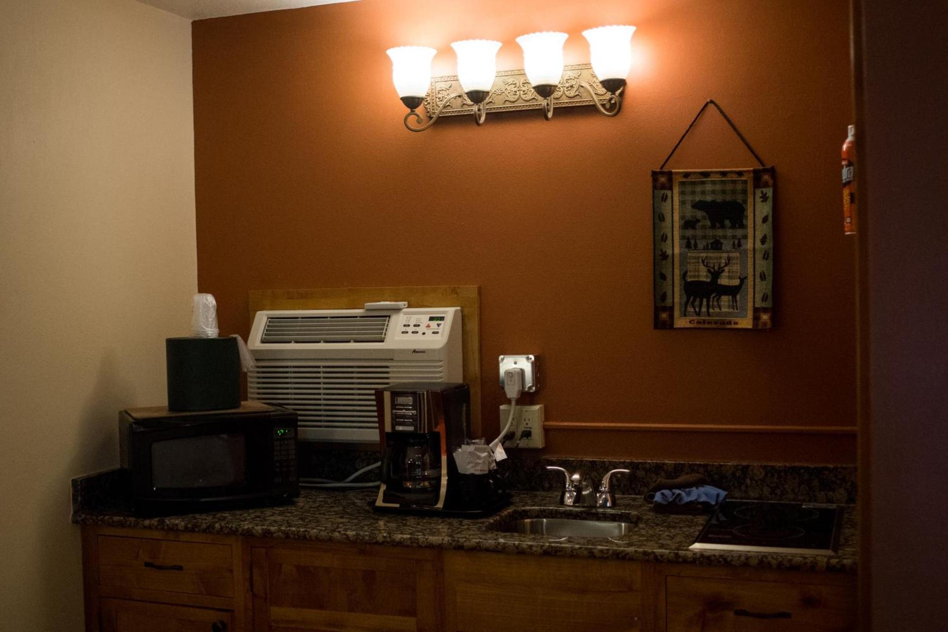 Silver Moon Inn photo 25