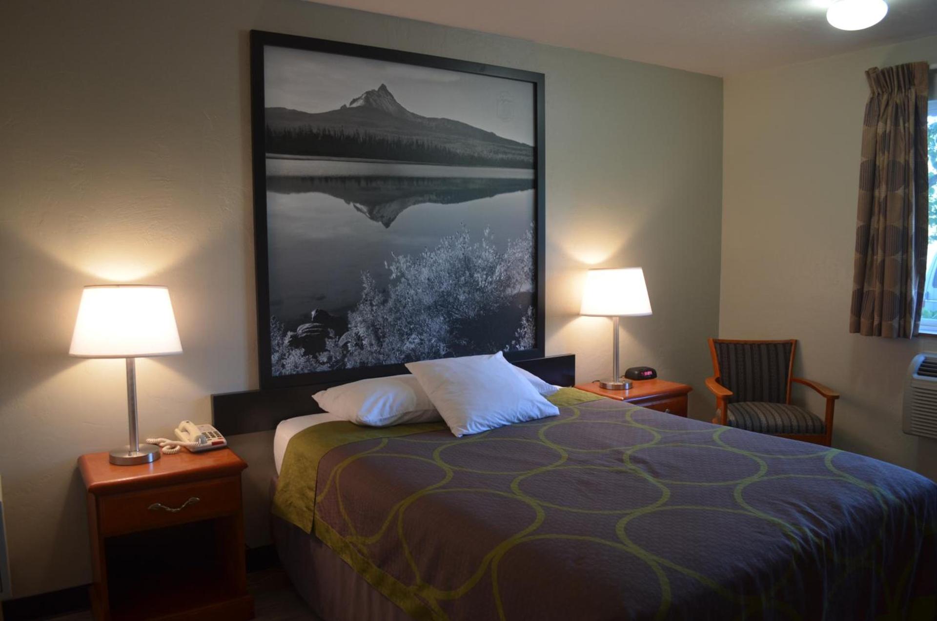 Super 8 by Wyndham Roseburg photo 37