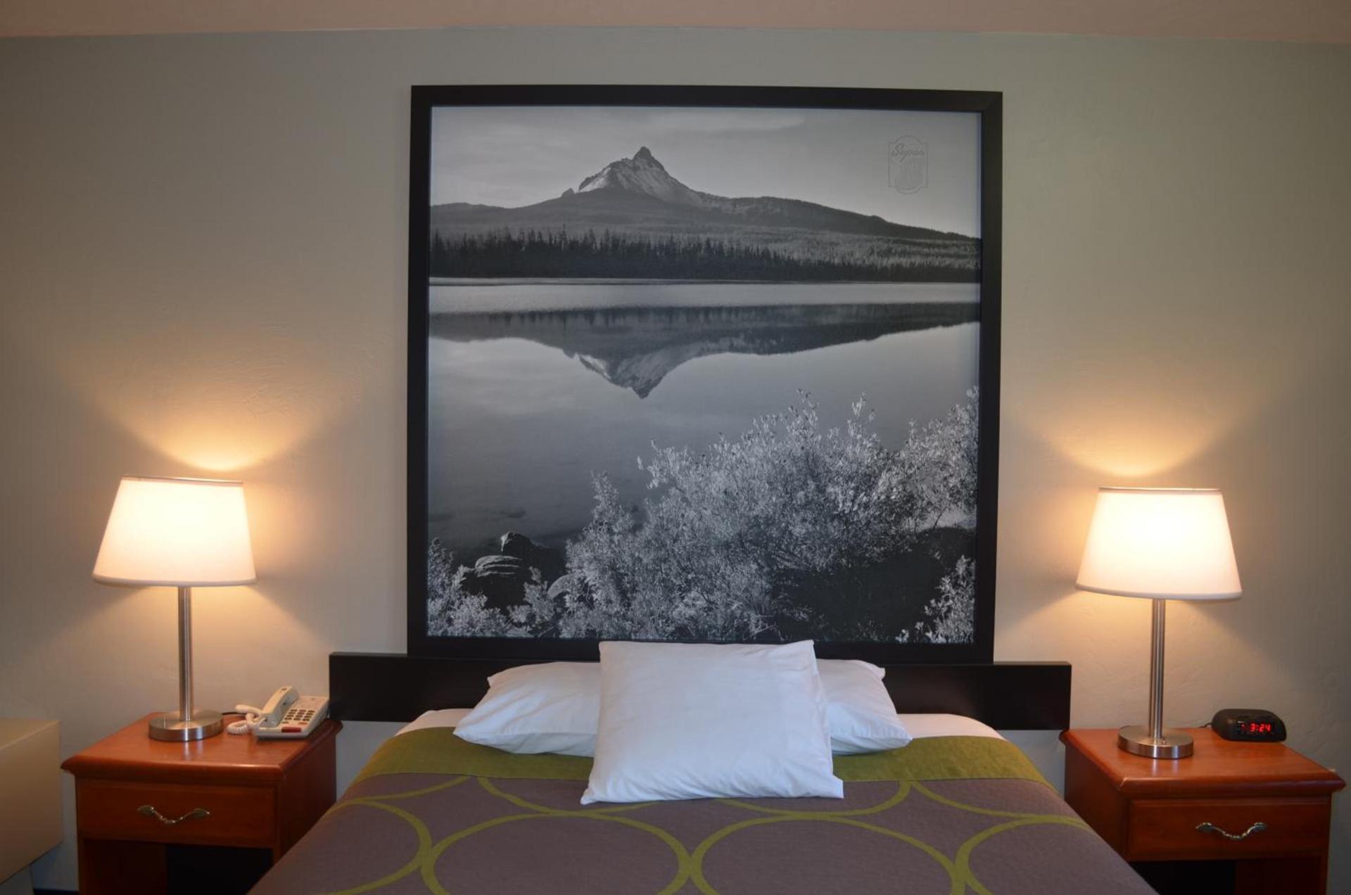 Super 8 by Wyndham Roseburg photo 38