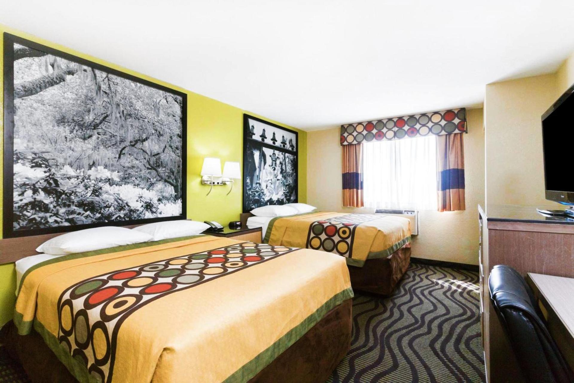 Super 8 by Wyndham Brunswick/St Simons Island Area photo 31