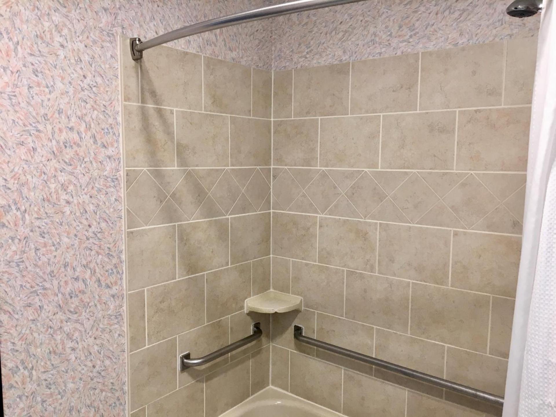 GuestHouse Inn & Suites Poulsbo photo 24