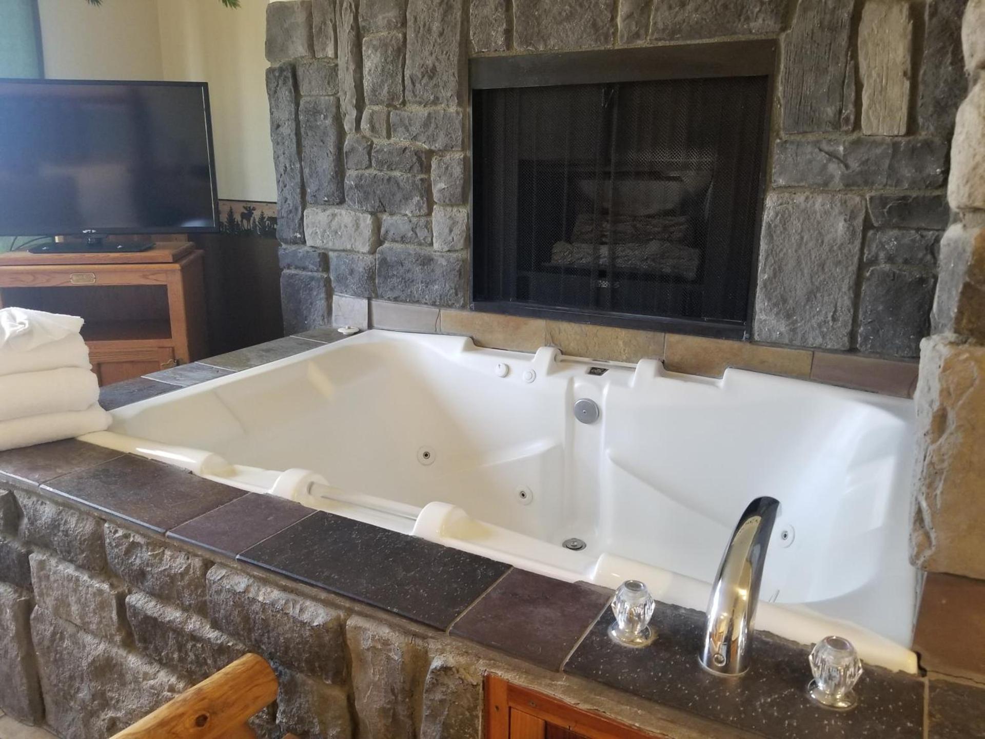 Fireside Lodge photo 26
