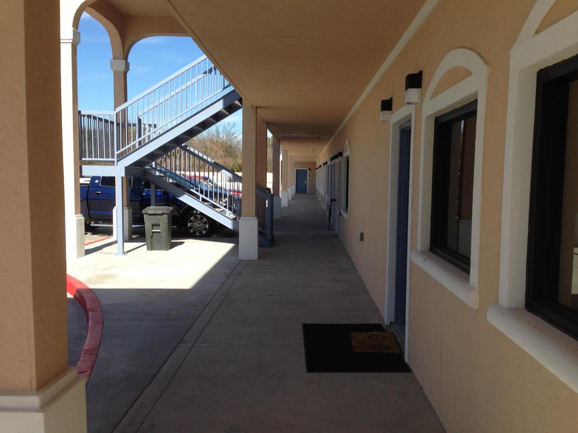 Executive Inn photo 12